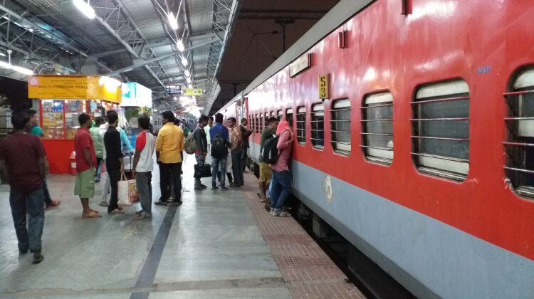 trainstation-India - The Deeping